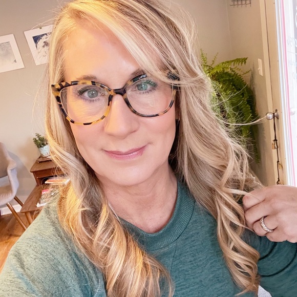 Meet your Posher, Mary - Picture 1 of 3